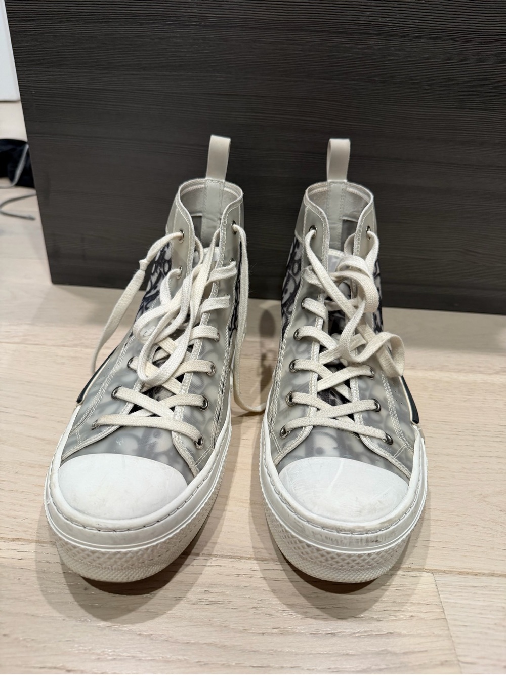 Dior Men’s Size 42/10: B23 High Top Sneaker White/Gray COMES WITH BOX, Dust bag - Picture 2 of 8